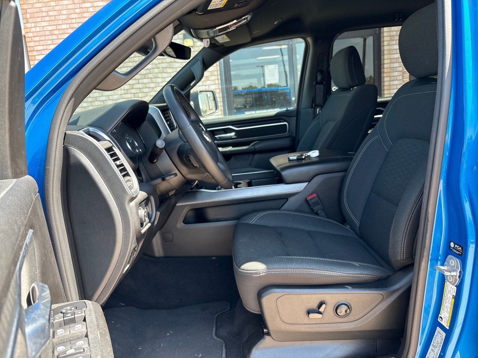 Used 2025 RAM 1500 Big Horn AWD/4WD image 3