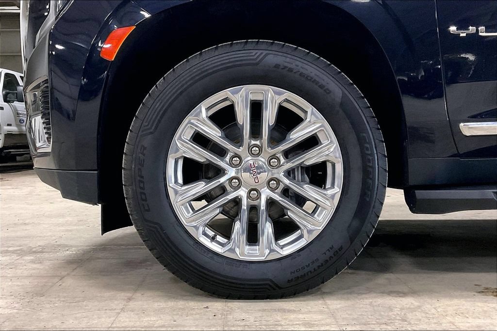 Used 2023 GMC Yukon SLT AWD/4WD image 9