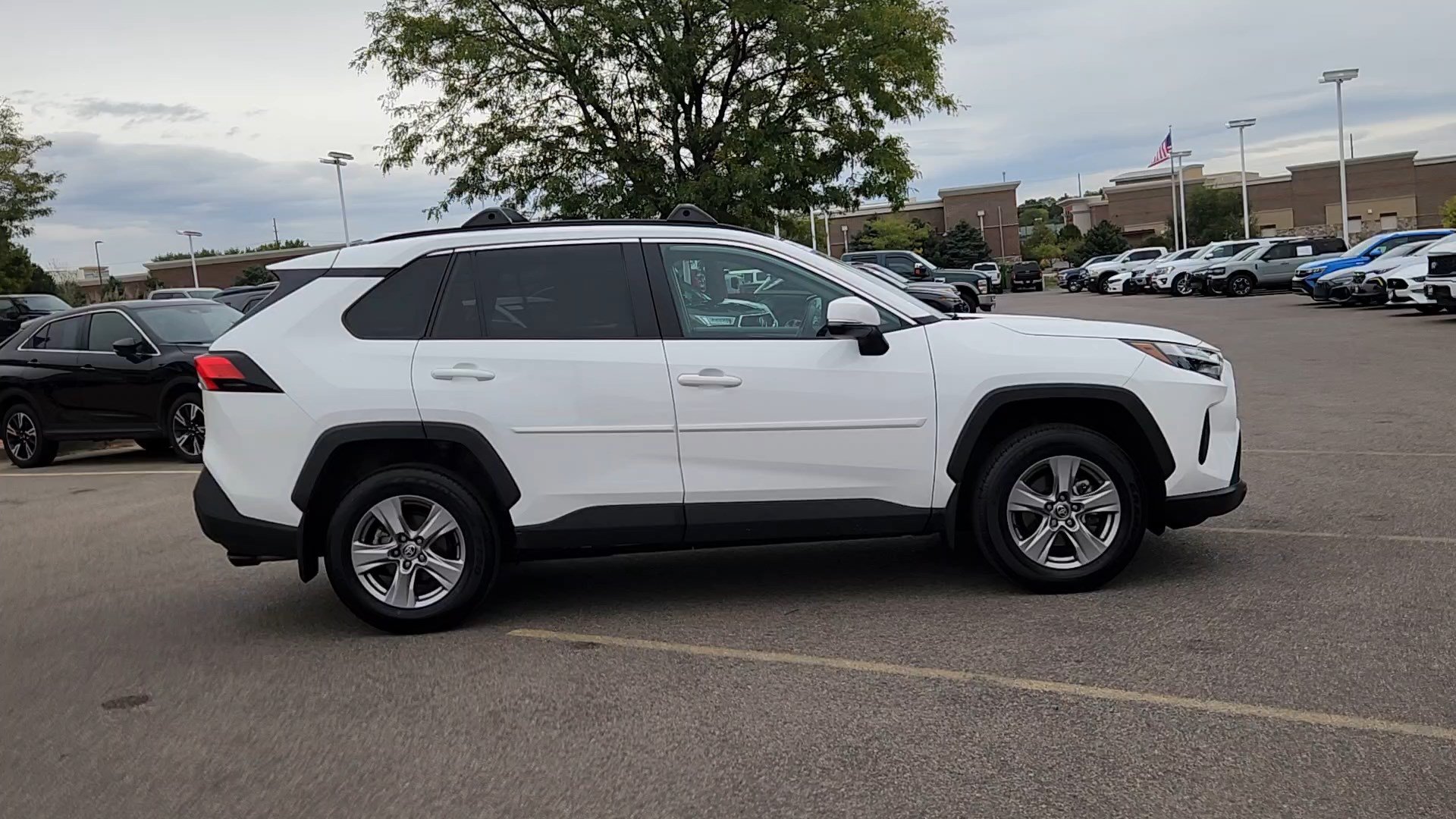 Used 2025 Toyota RAV4 XLE w/ Convenience Package AWD/4WD image 12