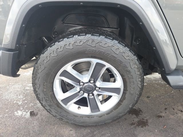 Used 2020 Jeep Wrangler Unlimited Sahara image 12