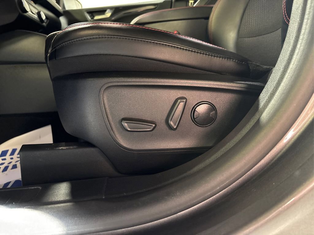 Certified 2025 Ford Escape ST-Line image 28
