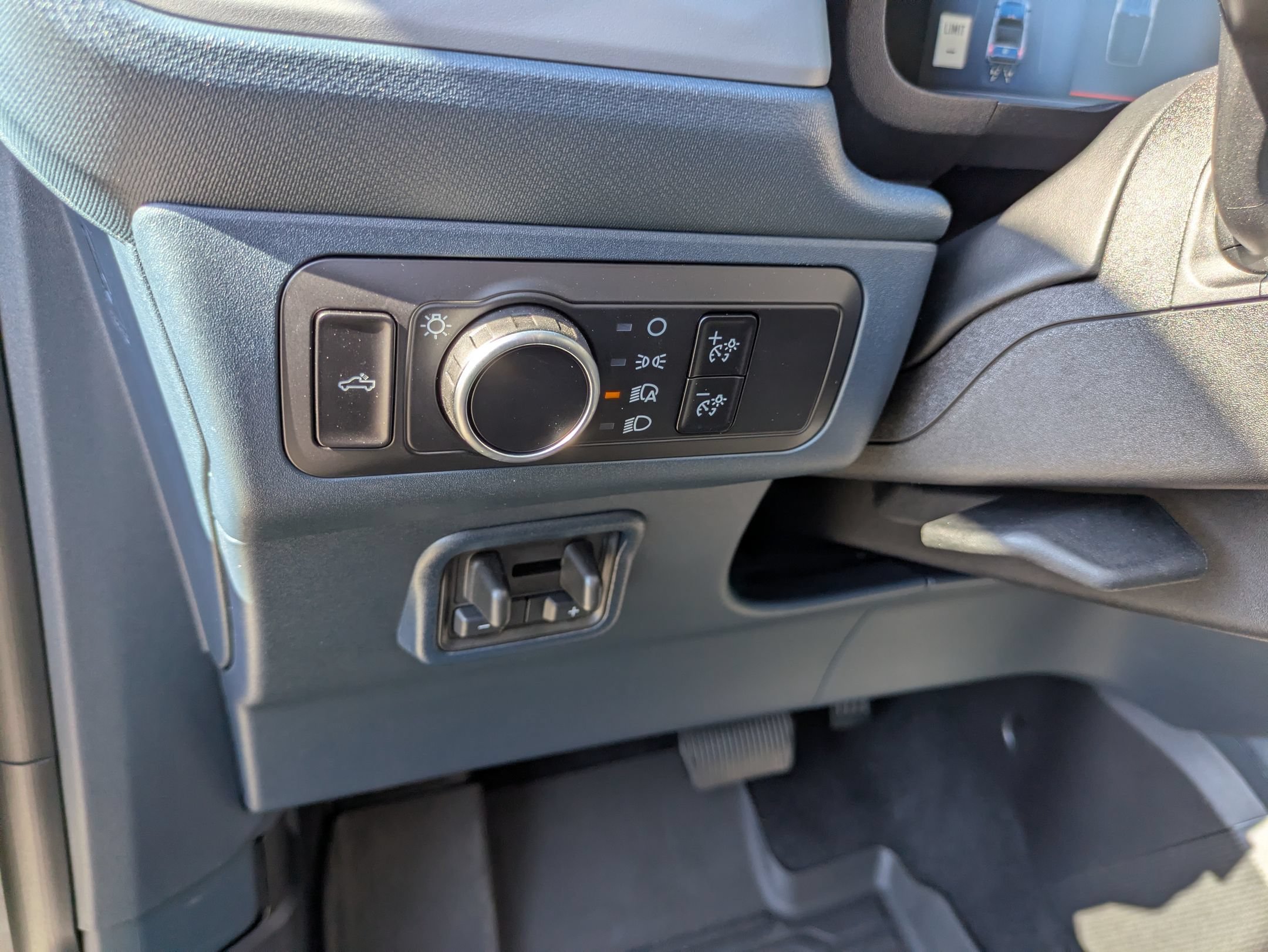 Certified 2025 Ford Maverick Lariat w/ Black Appearance Package AWD/4WD image 18