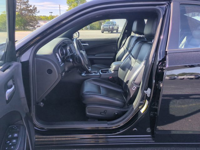 Used 2021 Dodge Charger SXT w/ Leather Interior Group RWD image 16