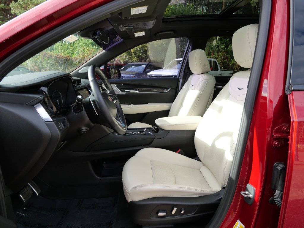 Used 2024 Cadillac XT6 Sport AWD/4WD image 21