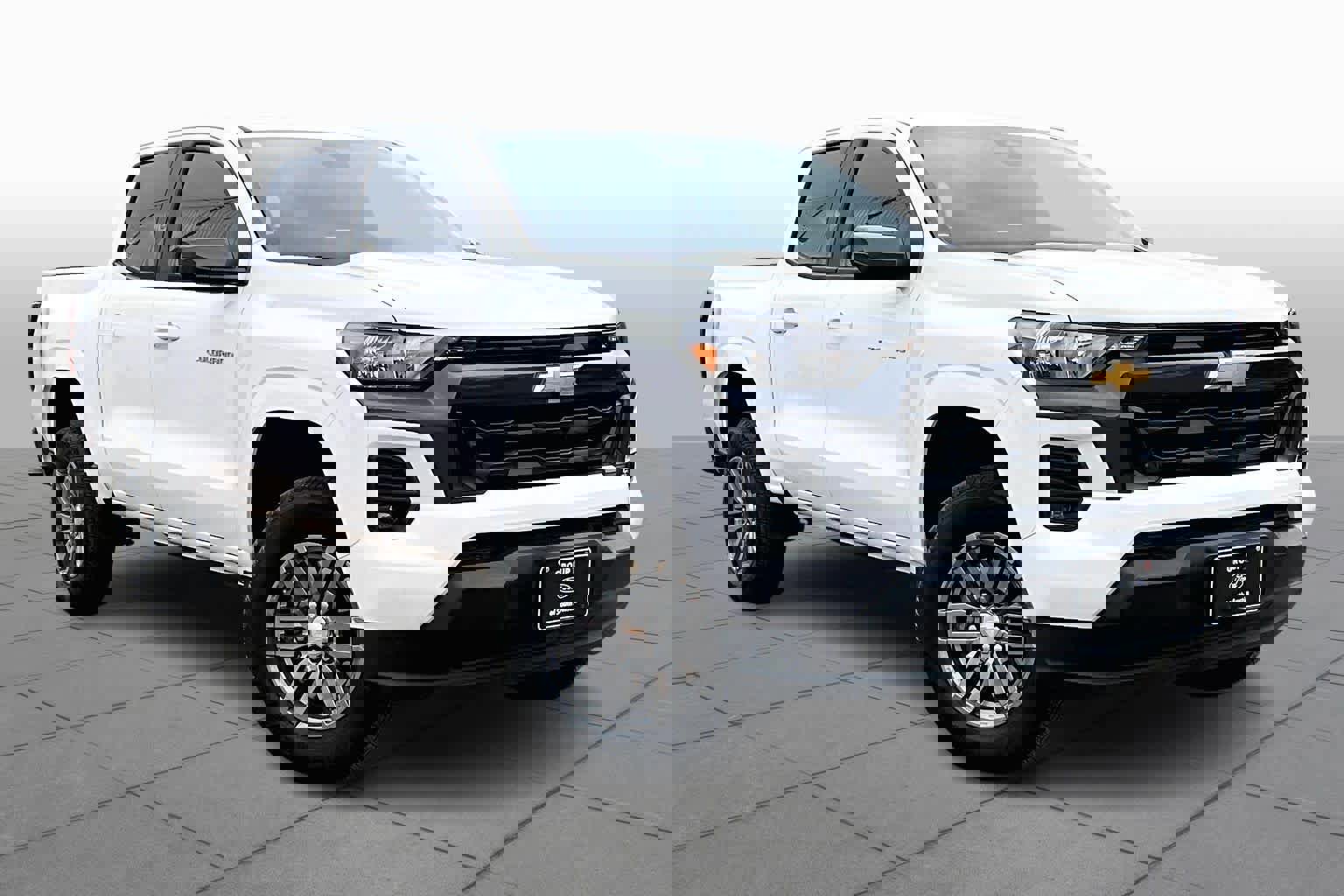 Used 2024 Chevrolet Colorado LT w/ LT Convenience Package image 2