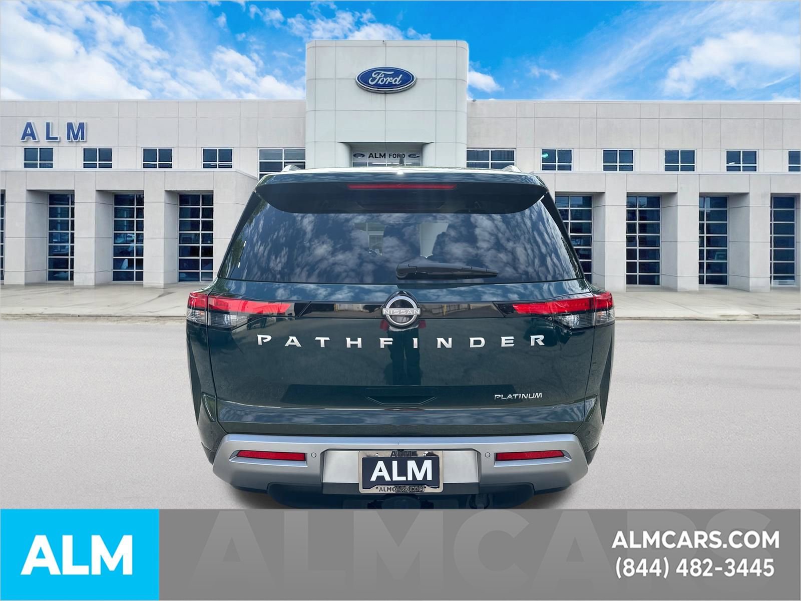 Used 2025 Nissan Pathfinder Platinum FWD image 6