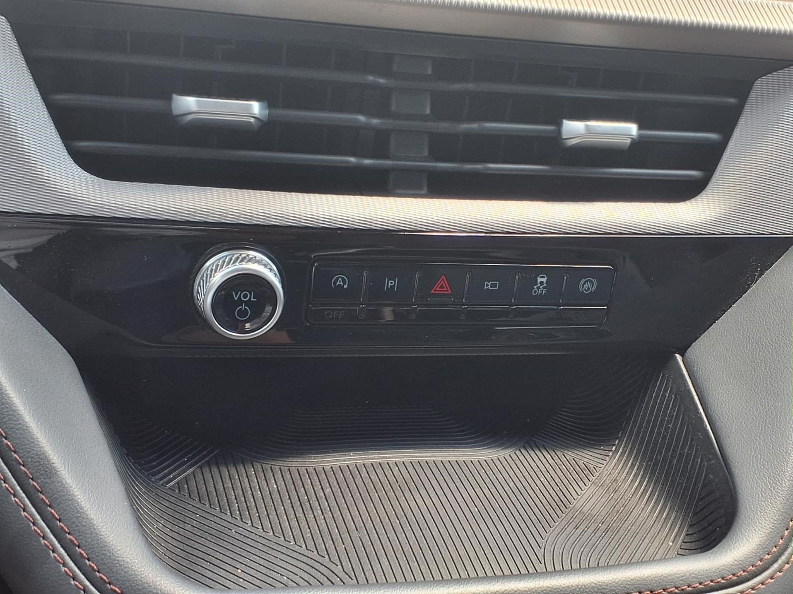 Certified 2025 Ford Explorer Active w/ Active Comfort Package RWD image 18