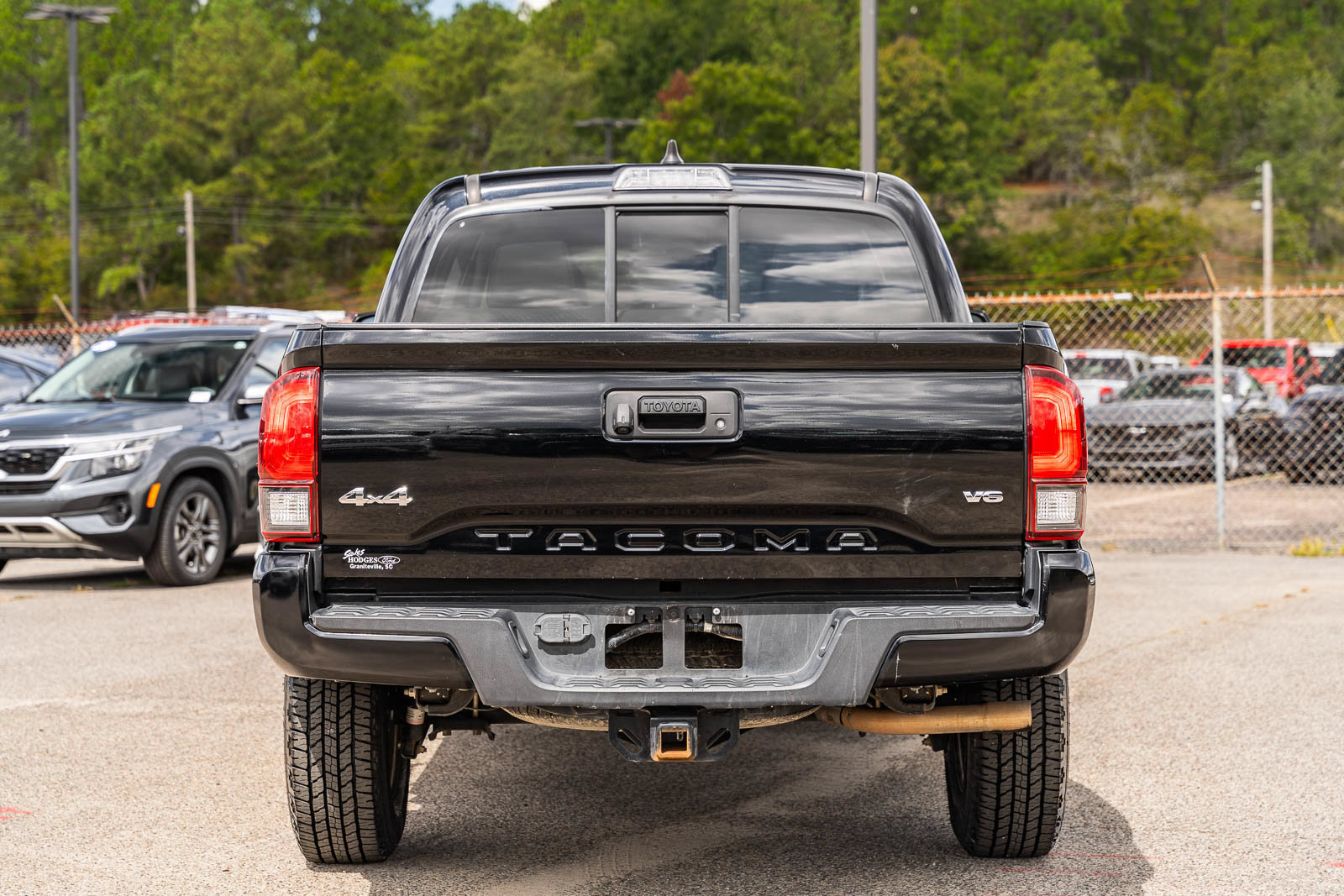 Used 2021 Toyota Tacoma SR AWD/4WD image 6