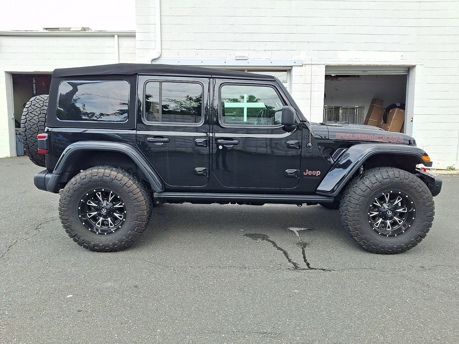 Used 2021 Jeep Wrangler Unlimited Rubicon AWD/4WD image 12