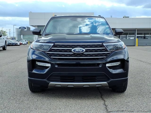 Certified 2023 Ford Explorer XLT w/ Equipment Group 202A AWD/4WD image 2