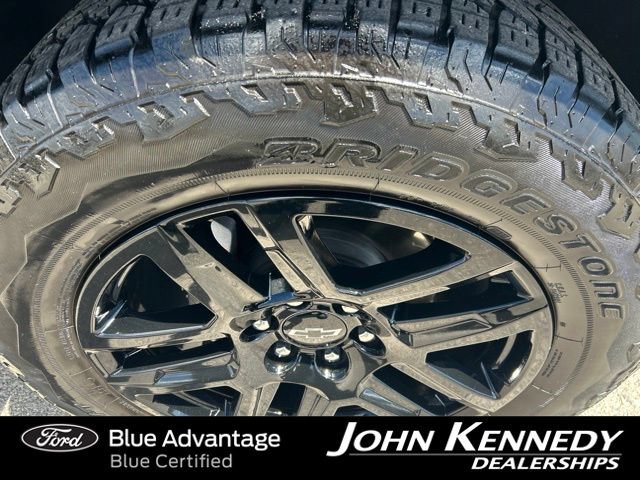Used 2024 Chevrolet Colorado Trail Boss w/ Technology Package AWD/4WD image 6
