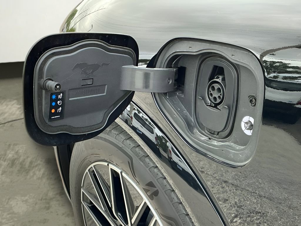 Certified 2025 Ford Mustang Mach-E Premium image 23