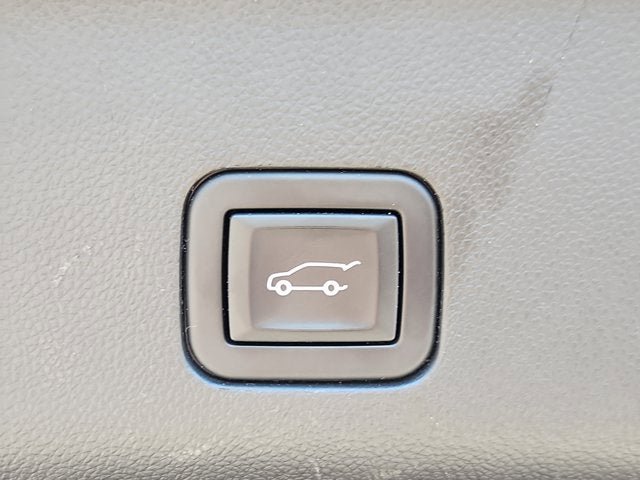 Used 2023 GMC Yukon AT4 w/ AT4 Premium Package AWD/4WD image 18