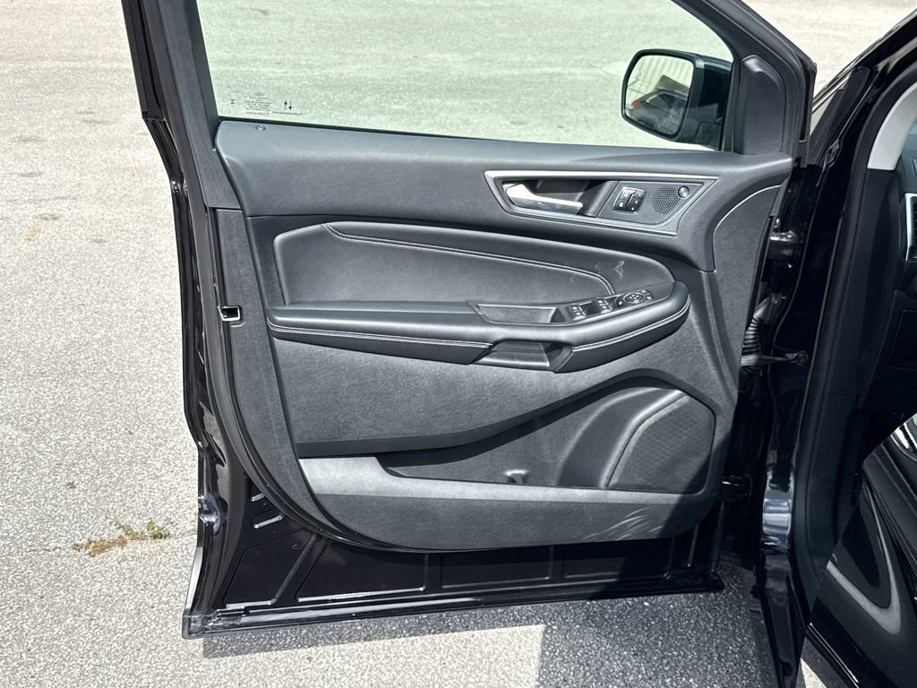 Certified 2024 Ford Edge Titanium image 13