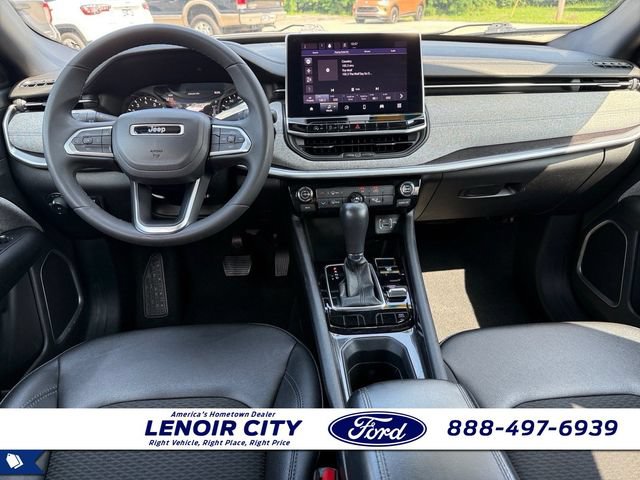 Used 2024 Jeep Compass Latitude AWD/4WD image 15
