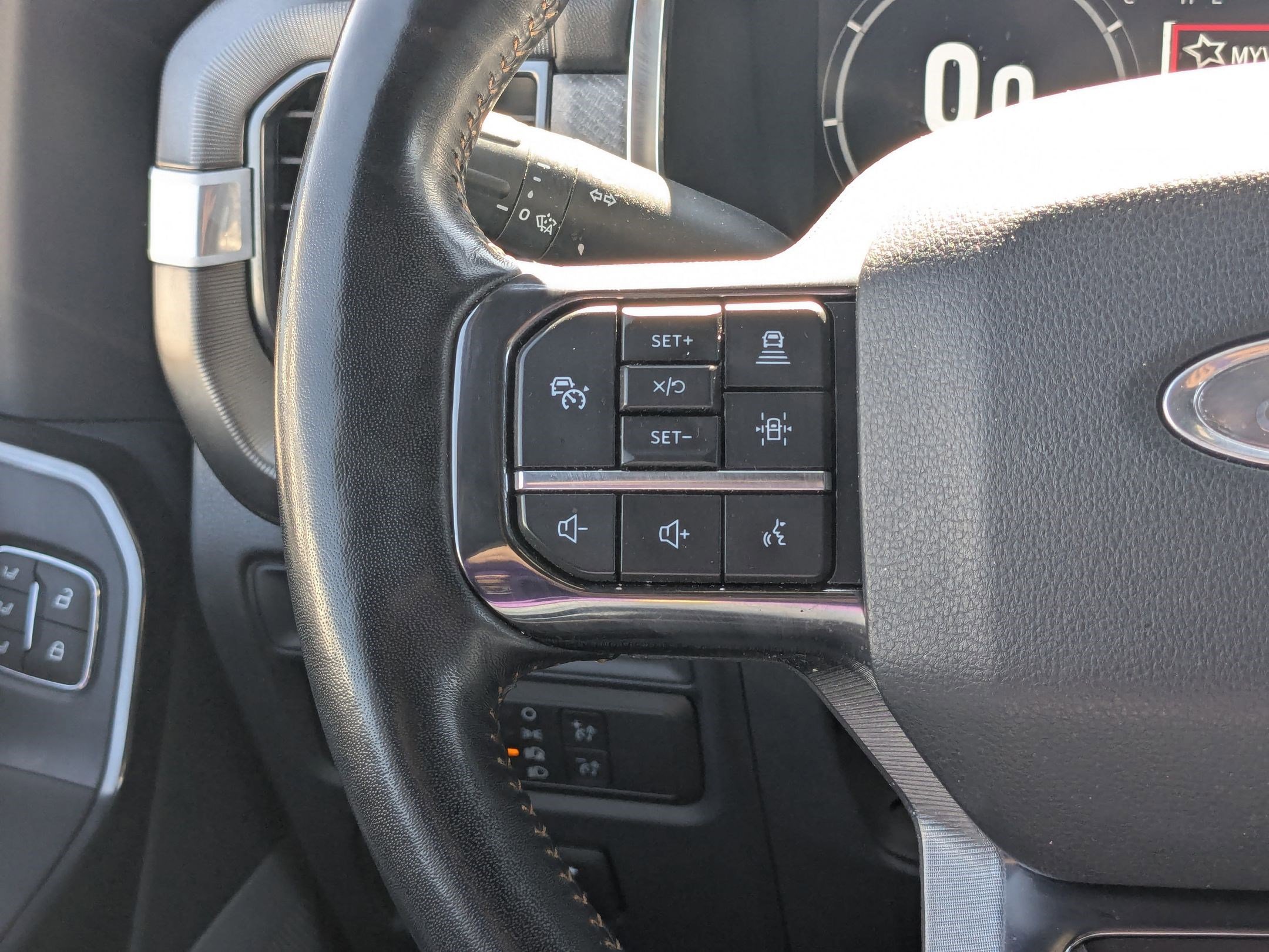 Certified 2022 Ford F150 Platinum w/ Equipment Group 701A High image 22