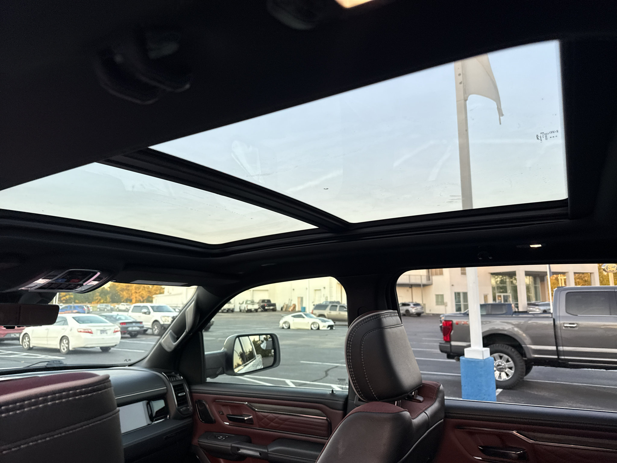 Used 2025 RAM 1500 Limited AWD/4WD image 16