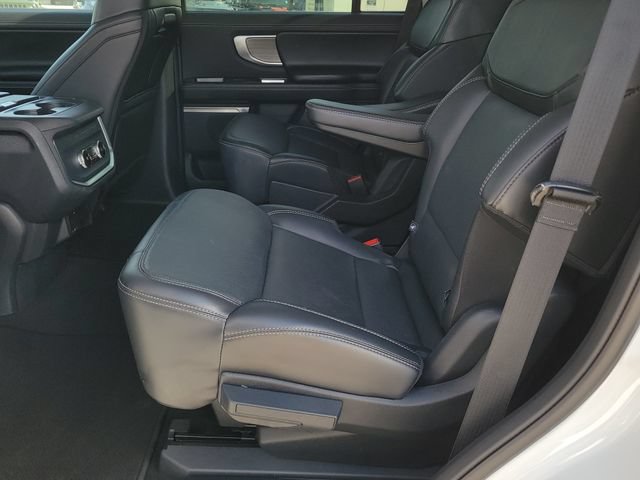 Certified 2025 Ford Expedition Platinum AWD/4WD image 8