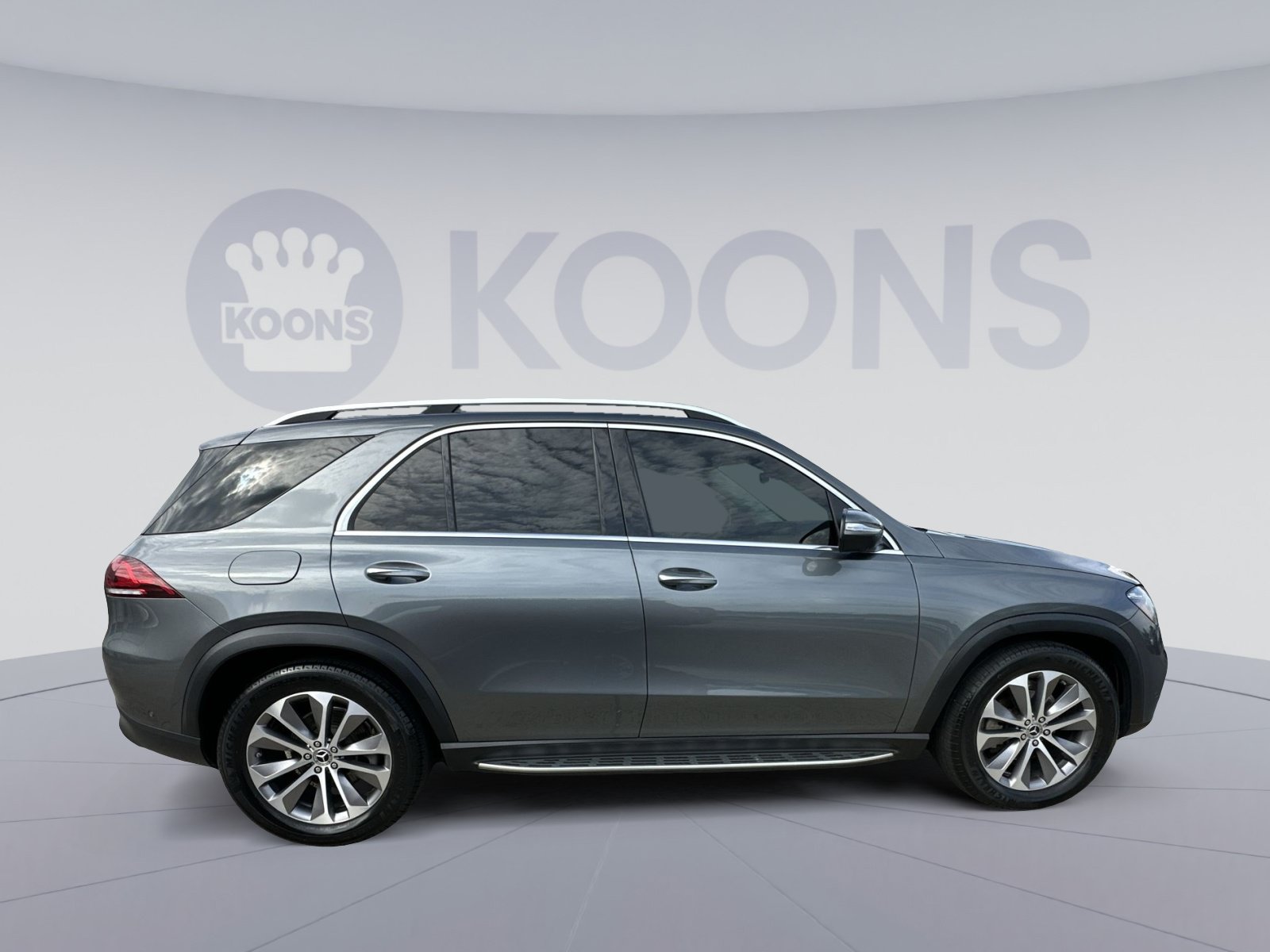 Used 2022 Mercedes-Benz GLE 350 4MATIC w/ Premium Package image 12