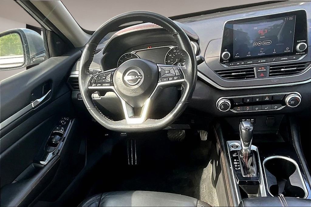 Used 2024 Nissan Altima 2.5 SR FWD image 8