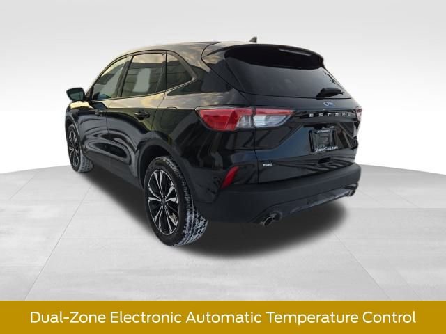 Certified 2022 Ford Escape SE w/ SE Sport Appearance Package image 5