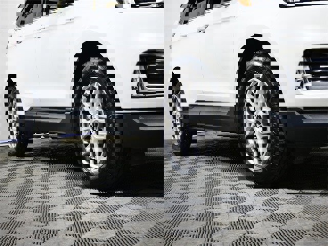 Certified 2023 Ford Edge SEL w/ Convenience Package image 2