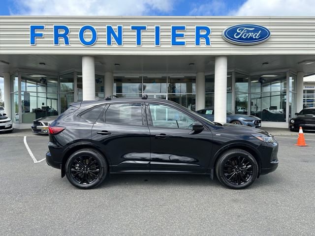Certified 2025 Ford Escape ST-Line Elite w/ Premium Technology Package AWD/4WD image 1