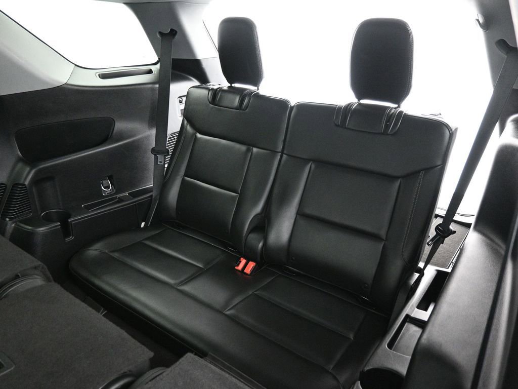 Certified 2022 Ford Explorer XLT w/ Equipment Group 202A image 25