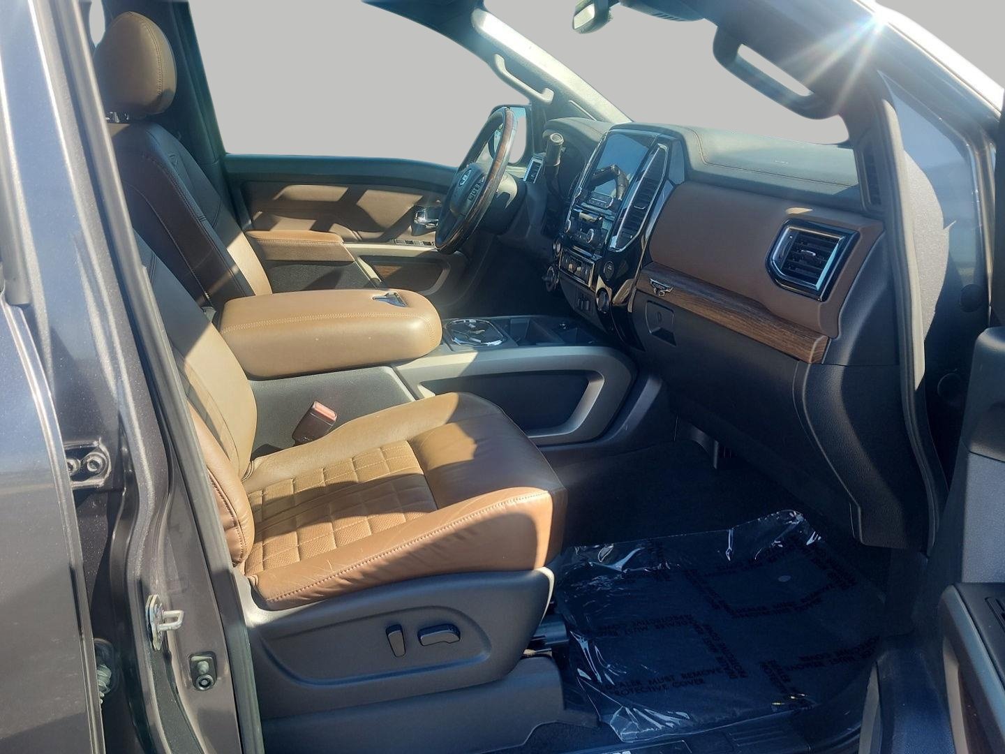 Used 2021 Nissan Titan Platinum Reserve w/ Moonroof Package AWD/4WD image 5