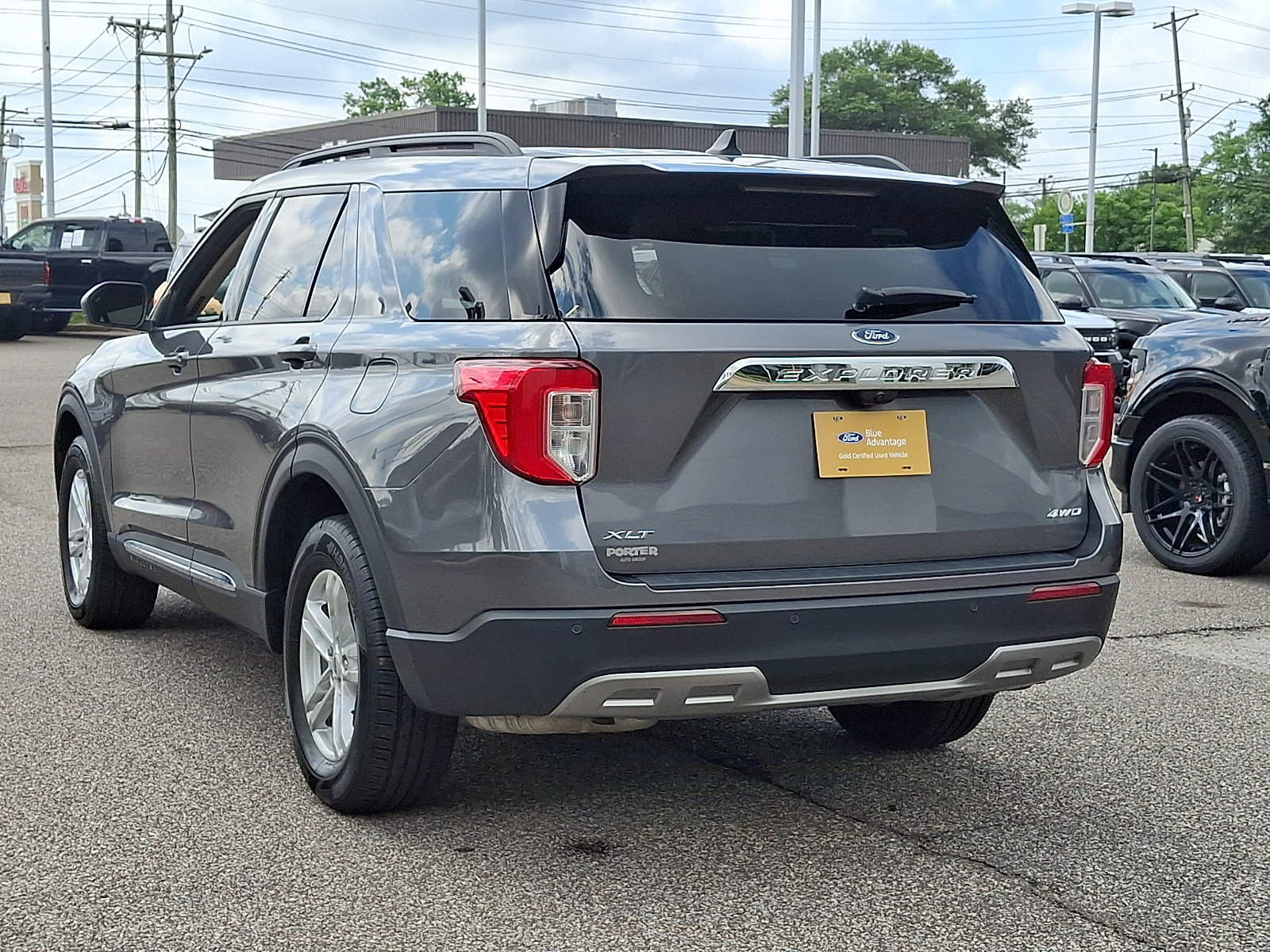 Certified 2023 Ford Explorer XLT w/ Equipment Group 202A AWD/4WD image 8