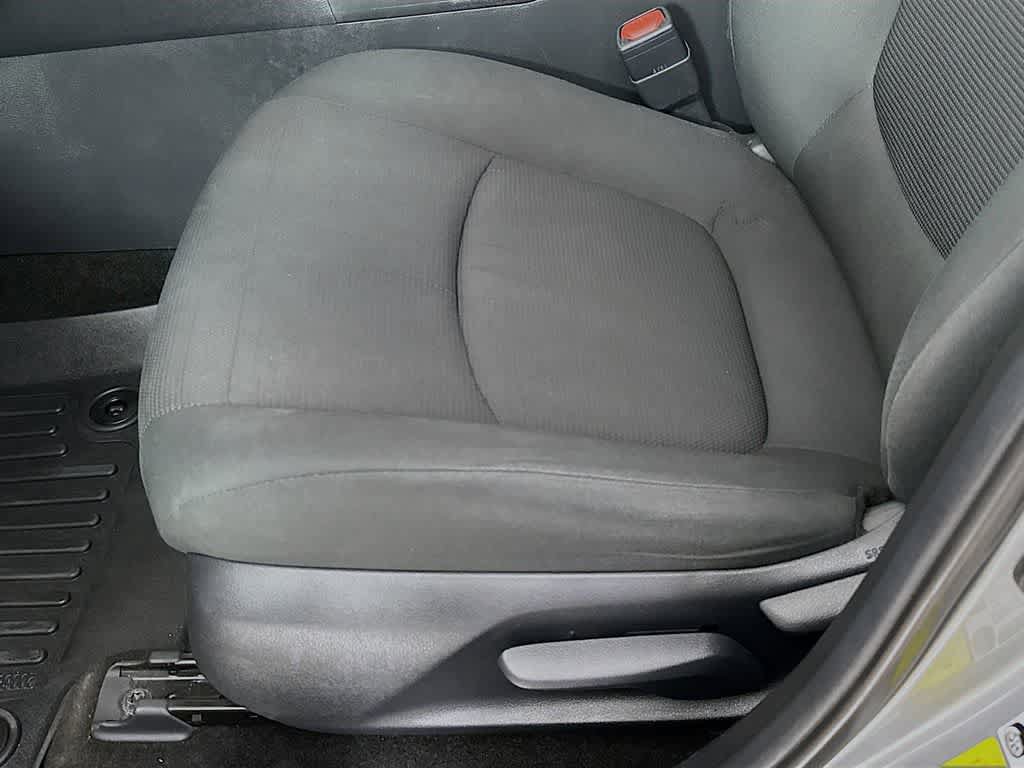Used 2019 Toyota RAV4 LE FWD image 28