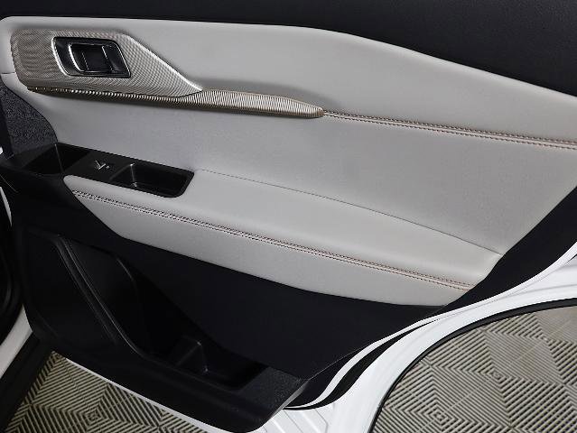 Certified 2025 Ford Explorer Active w/ Active Comfort Package image 31