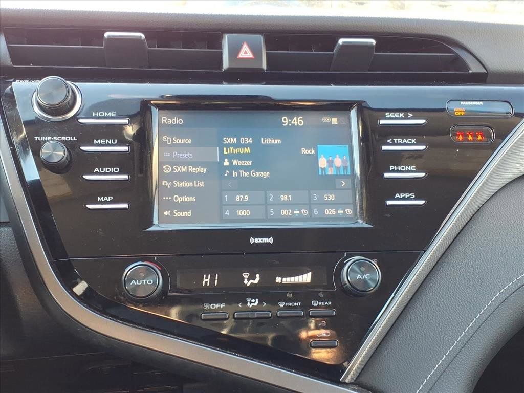 Used 2020 Toyota Camry SE image 15