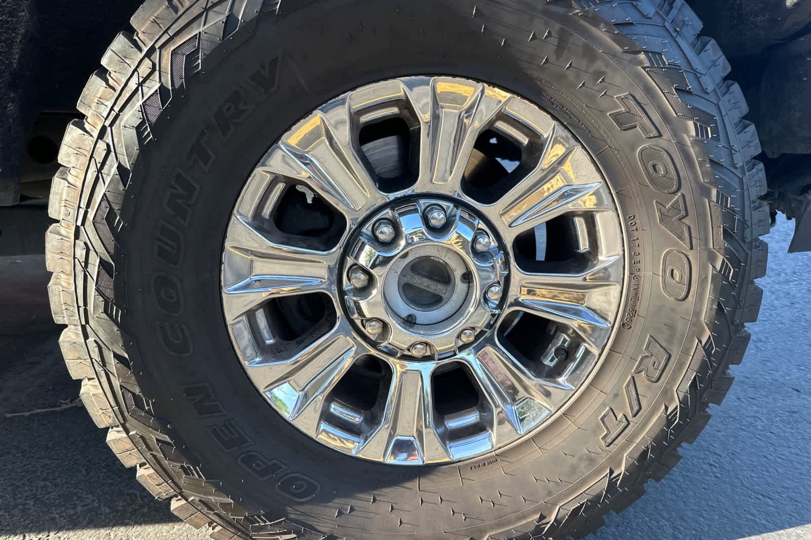 Certified 2019 Ford F350 XLT w/ XLT Premium Package AWD/4WD image 10
