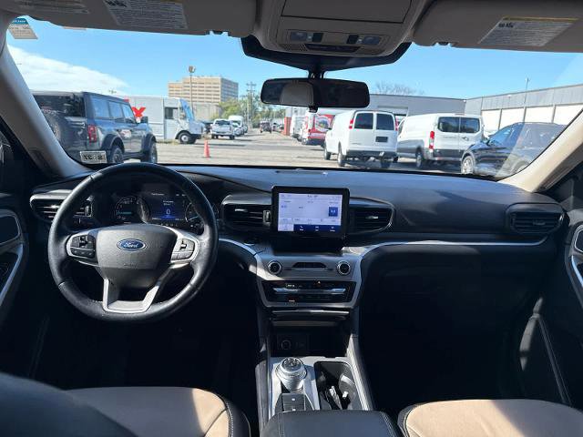 Certified 2022 Ford Explorer XLT image 14