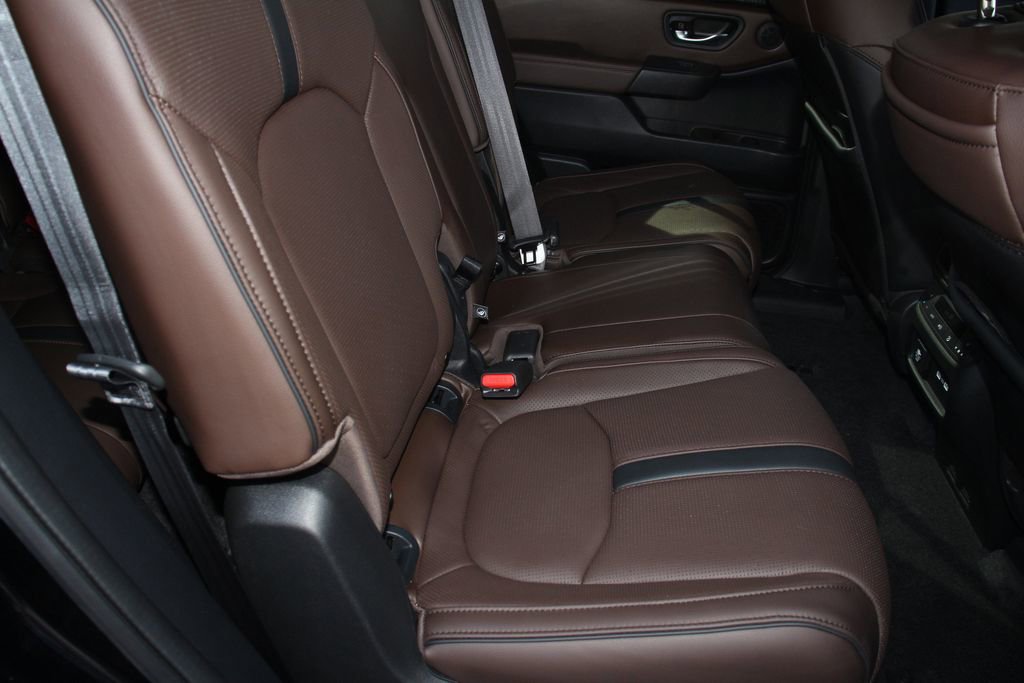Used 2023 Honda Pilot Elite image 25