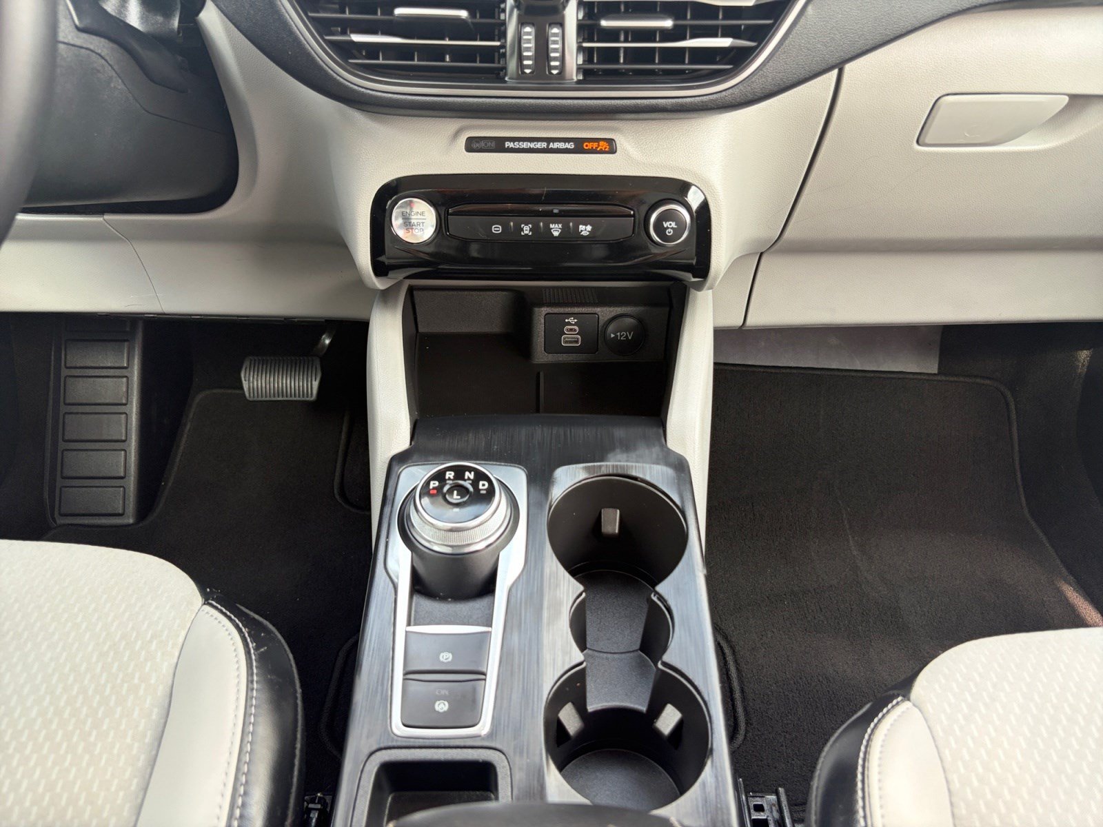 Certified 2025 Ford Escape SE FWD image 18