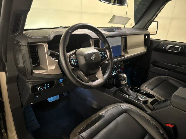 Certified 2025 Ford Bronco Outer Banks w/ Black Appearance Package AWD/4WD image 5