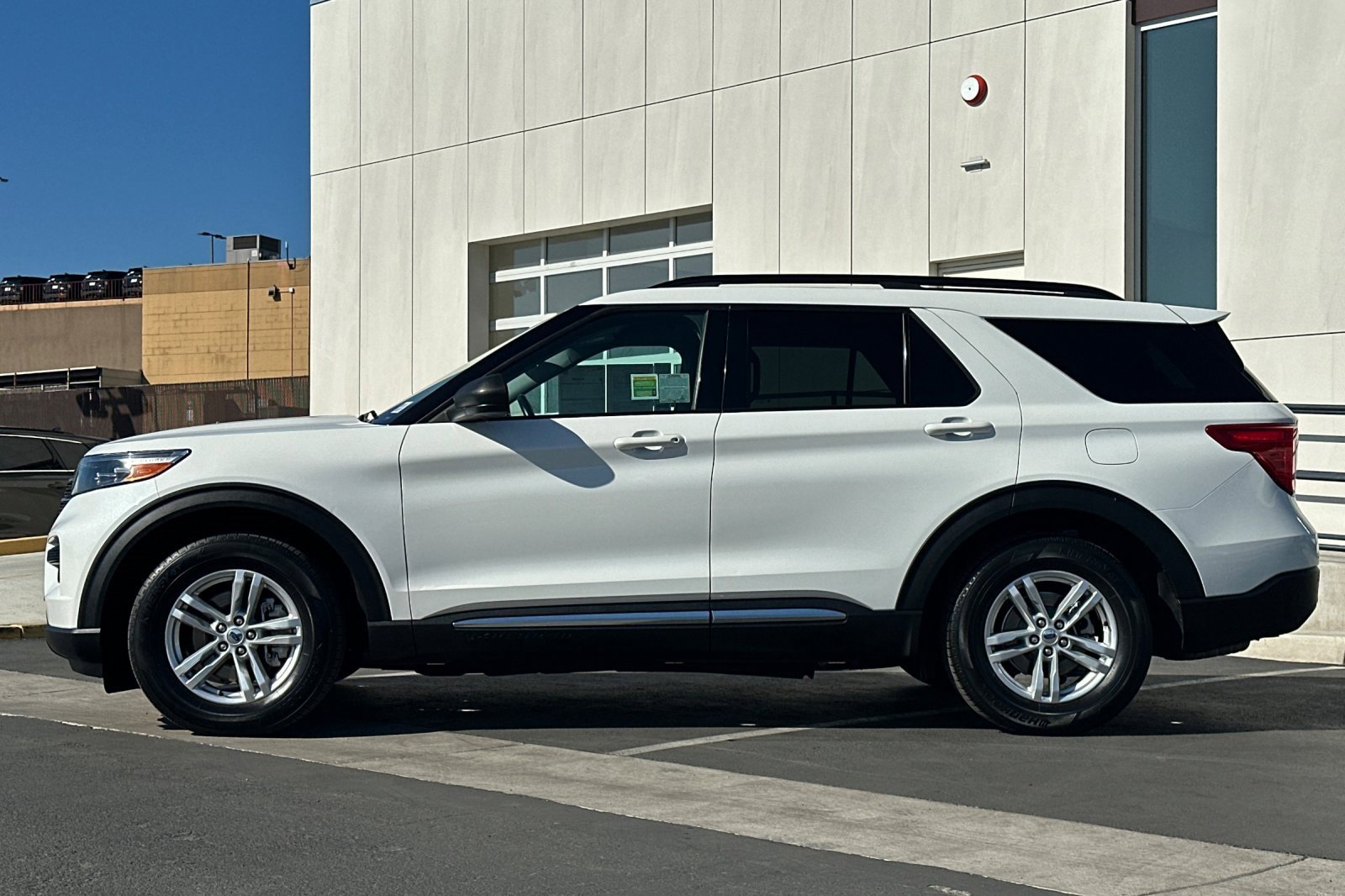 Certified 2022 Ford Explorer XLT image 6