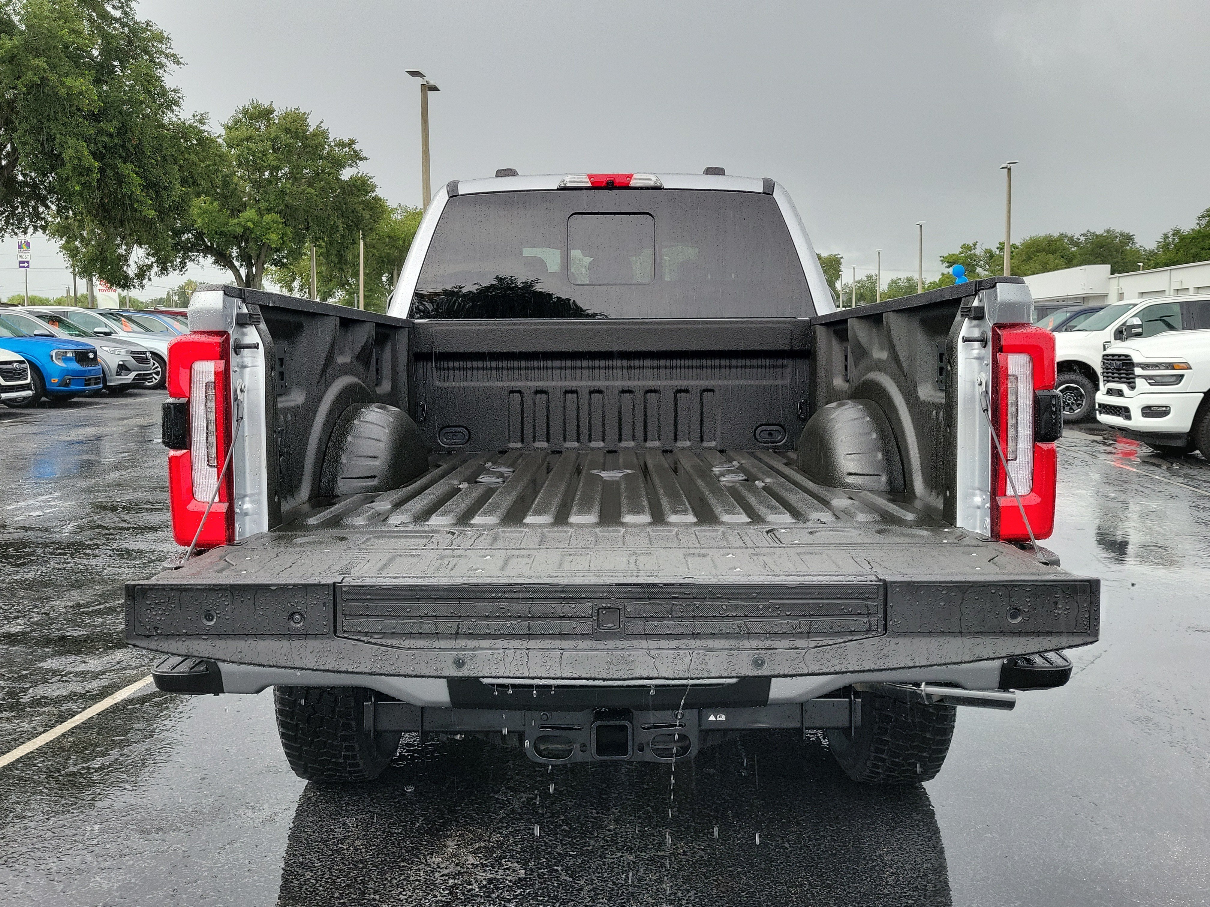 Certified 2024 Ford F250 Platinum w/ Tremor Off-Road Package AWD/4WD image 9