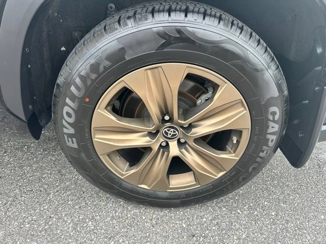 Used 2022 Toyota Highlander Bronze Edition AWD/4WD image 6