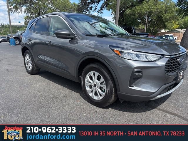Certified 2023 Ford Escape Active w/ Tech Pack #1 AWD/4WD image 1