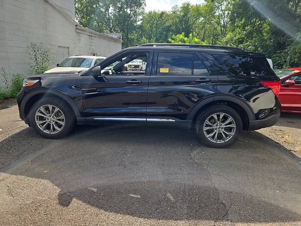 Certified 2020 Ford Explorer XLT w/ Equipment Group 202A AWD/4WD image 9
