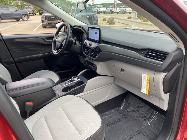 Certified 2025 Ford Escape Active w/ Cold Weather Package AWD/4WD image 8
