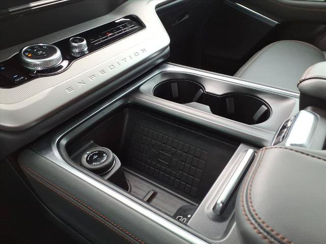 Certified 2025 Ford Expedition Active AWD/4WD image 14