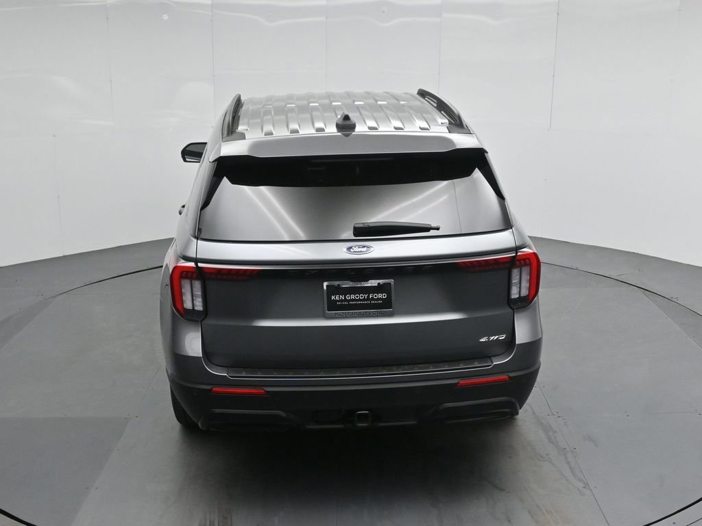 Certified 2025 Ford Explorer ST-Line w/ ST-Line Street Pack image 14