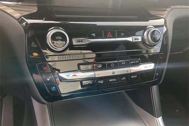 Certified 2022 Ford Explorer Limited w/ Hybrid Equipment Group 310A image 31