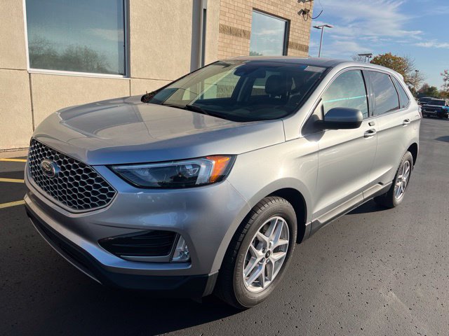 Certified 2024 Ford Edge SEL w/ Convenience Package AWD/4WD image 4