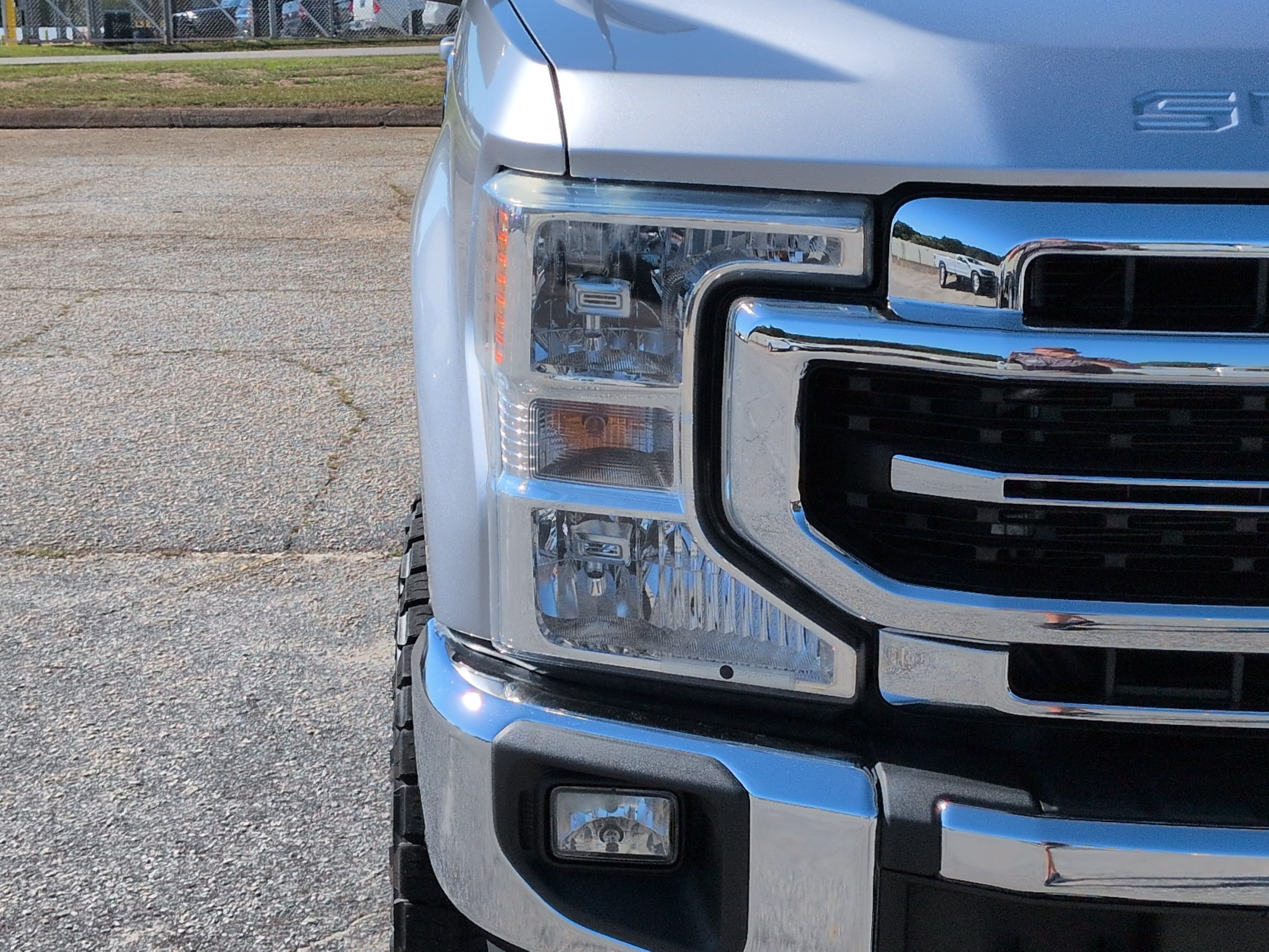 Certified 2022 Ford F250 Lariat w/ Lariat Value Package AWD/4WD image 8