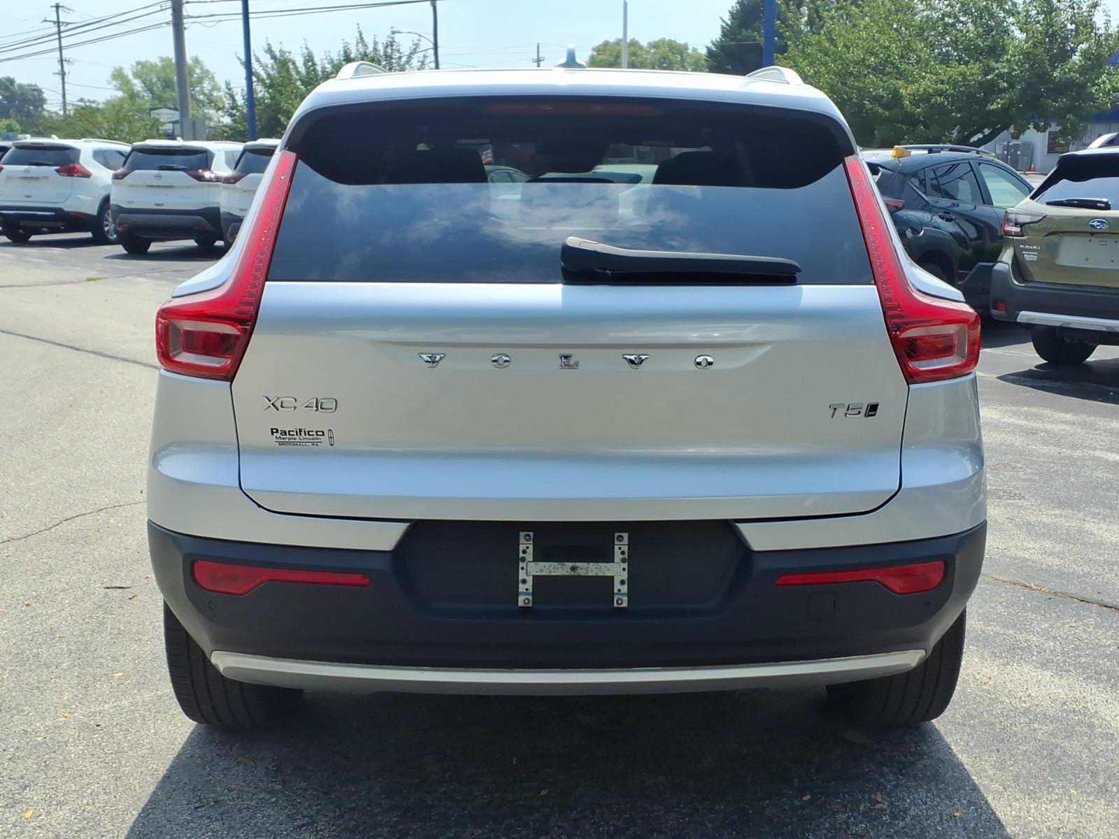 Used 2019 Volvo XC40 T5 Momentum AWD/4WD image 4
